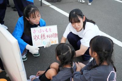 本宮高校石焼き芋販売会の様子