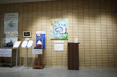 市役所玄関展示