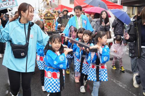 ちびっ子みこし①