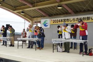 麦とろ早食い大会