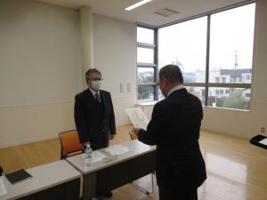 委嘱状交付の様子