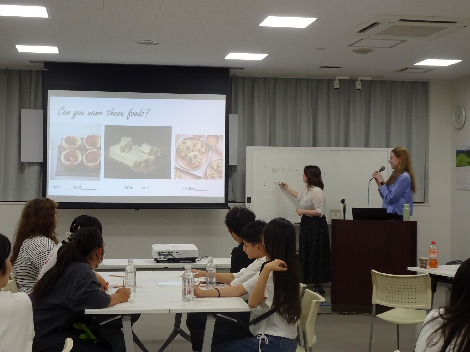 各地域で食べられる食べ物について学びました