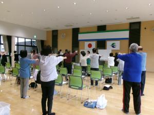 気持ちよく体を動かしています