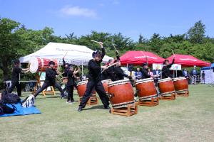 あだたら和太鼓の演奏
