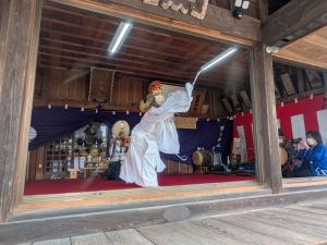 種蒔楽（餅まき）の様子